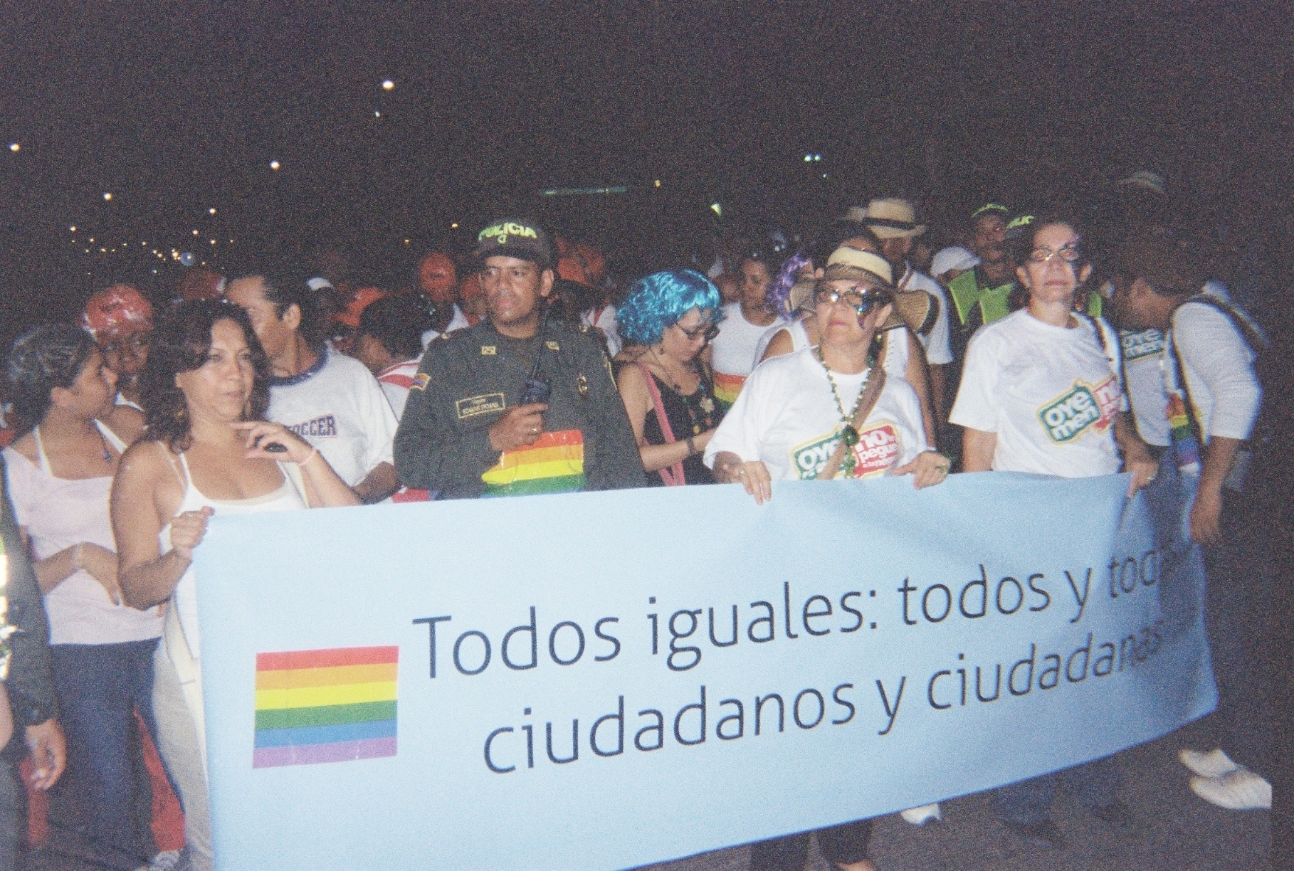 Marcha en cartagena contra la violencia hacia los LGBT.