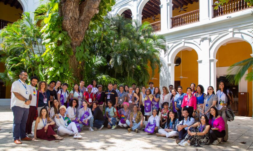 Grupo de personas asistentes al encuentro 'Latir de tambor' en Cartagena
